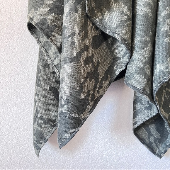 NYC Underground Camo Army Print Hooded Shawl Poncho Open Cover Up One Si… - Picture 3 of 9
